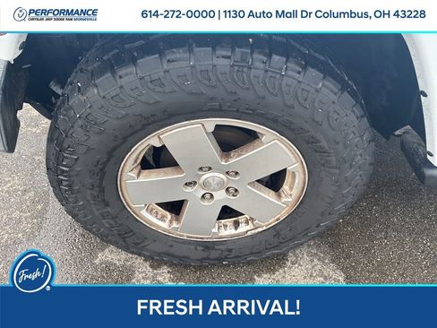 Used 2012 Jeep Wrangler Unlimited Sahara w/ Dual Top Group image 10