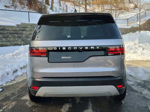Used 2025 Land Rover Discovery S image 7