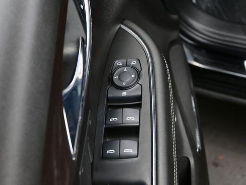 Used 2023 Buick Envision Avenir FWD image 10