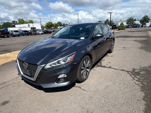 Used 2019 Nissan Altima 2.5 SL AWD/4WD image 2