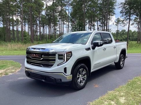 Used 2026 GMC Sierra 1500 SLT RWD image 1