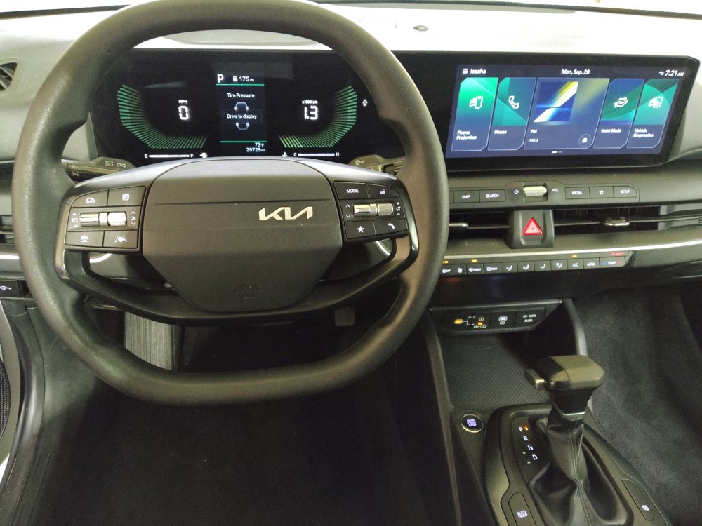 Used 2025 Kia K4 FWD image 22