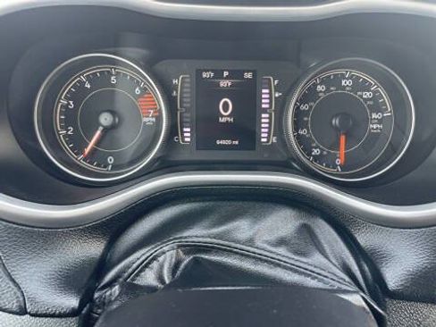 Used 2016 Jeep Cherokee Sport AWD/4WD image 3