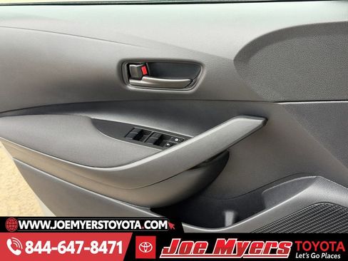Used 2025 Toyota Corolla LE image 25