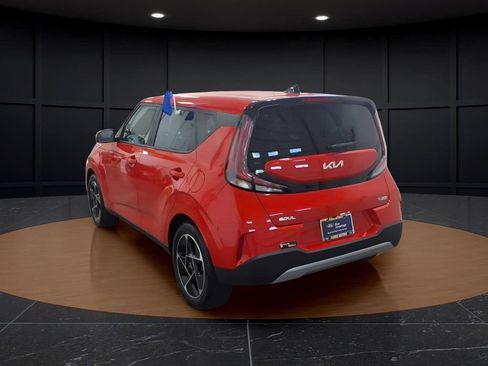 Used 2025 Kia Soul EX FWD image 4