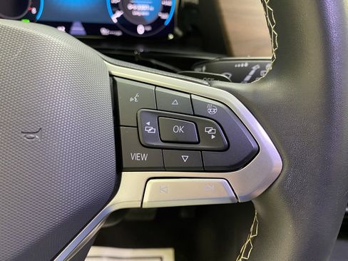 Used 2024 Volkswagen Atlas SE image 17