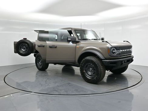 New 2025 Ford Bronco Badlands image 32
