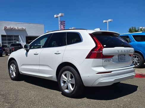Used 2022 Volvo XC60 B5 Momentum AWD/4WD image 6
