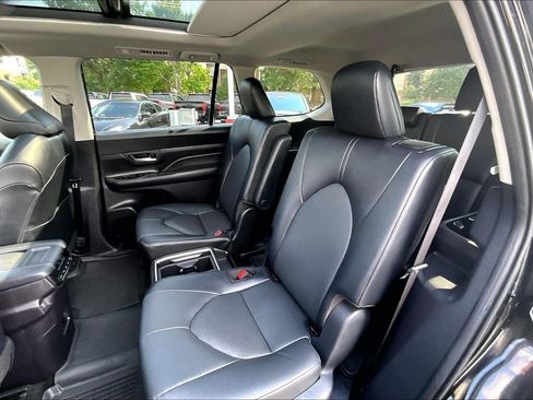 Used 2025 Toyota Grand Highlander FWD image 25