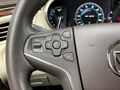Used 2015 Buick LaCrosse Leather image 10