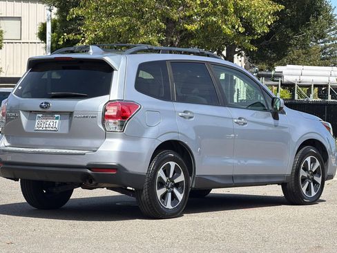 Used 2018 Subaru Forester 2.5i Premium AWD/4WD image 4