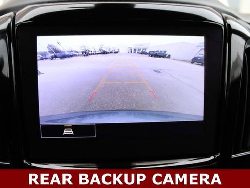 Used 2023 Chevrolet Traverse LT image 4