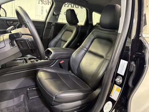 Used 2022 Lincoln Corsair FWD image 9