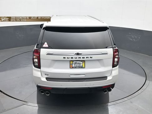 Used 2024 Chevrolet Suburban High Country AWD/4WD image 19
