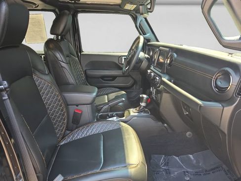 Used 2023 Jeep Wrangler Unlimited Sahara AWD/4WD image 16