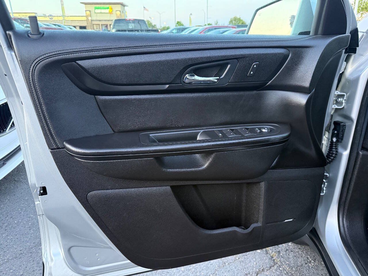 Used 2016 Chevrolet Traverse LT FWD image 9