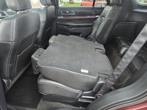 Used 2018 Ford Explorer Platinum AWD/4WD image 32