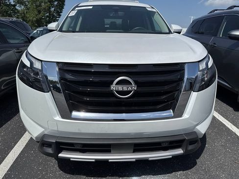 Certified 2025 Nissan Pathfinder SL w/ Cargo Package AWD/4WD image 2