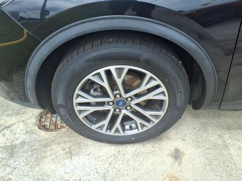 Used 2022 Ford Escape SEL FWD image 6