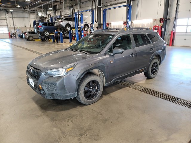 Used 2025 Subaru Outback Wilderness AWD/4WD image 3