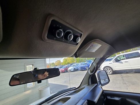 Used 2009 Chevrolet Express 3500 LS w/ LT Preferred Equipment Group image 17