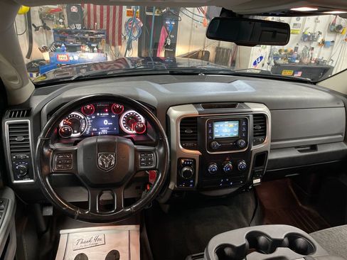 Used 2017 RAM 1500 Classic SLT w/ Luxury Group AWD/4WD image 18