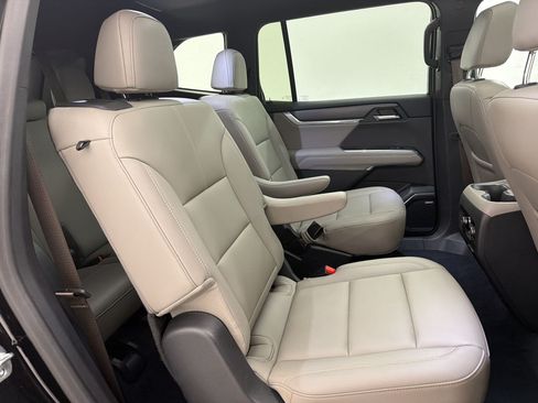 Used 2024 GMC Acadia Elevation w/ Luxury Package FWD image 29