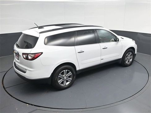 Used 2017 Chevrolet Traverse LT image 45