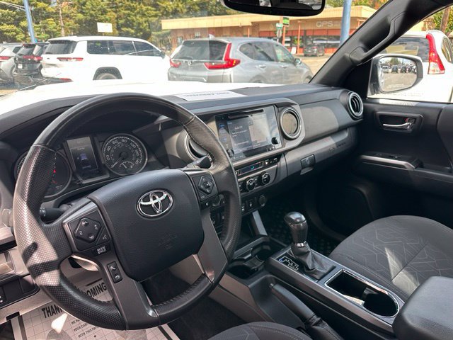 Used 2016 Toyota Tacoma TRD Sport AWD/4WD image 15