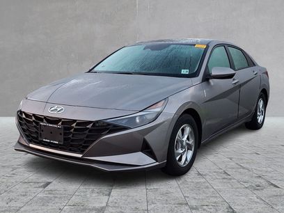 Used 2023 Hyundai Elantra SE