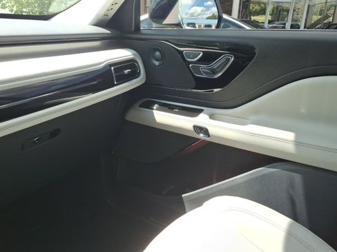 Used 2025 Lincoln Aviator AWD image 14