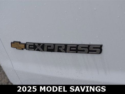 New 2025 Chevrolet Express 2500 Work Van image 15