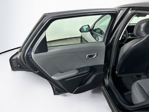 Used 2025 Kia K4 LXS image 25