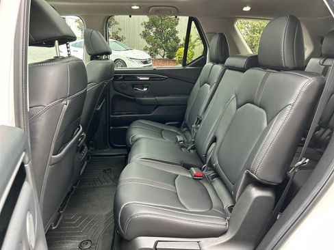 Used 2023 Honda Pilot Touring image 13