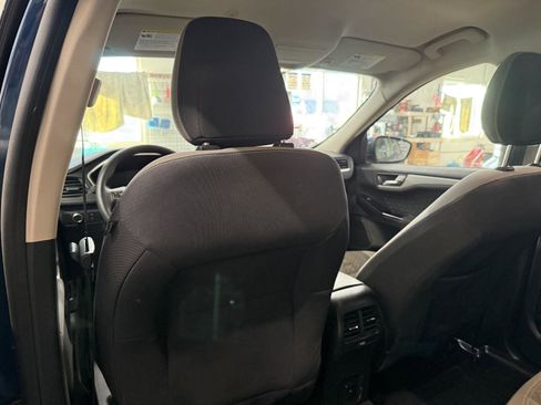 Used 2020 Ford Escape SE image 27