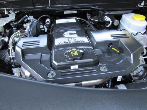 Used 2024 RAM 2500 Big Horn w/ Night Edition AWD/4WD image 41