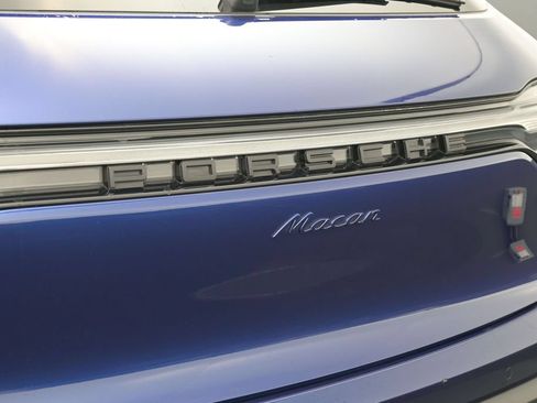 Certified 2026 Porsche Macan AWD/4WD image 14