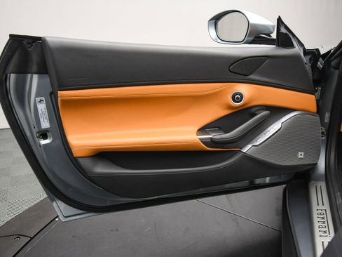 Used 2019 Ferrari Portofino image 49