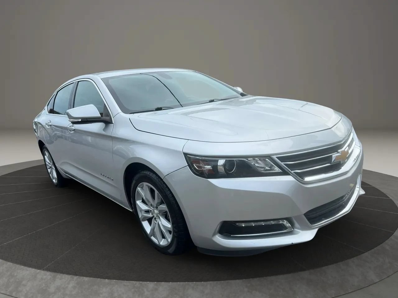 Used 2019 Chevrolet Impala LT FWD image 3