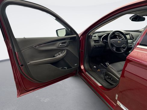 Used 2016 Chevrolet Impala LTZ w/ Enhanced Convenience Package image 9