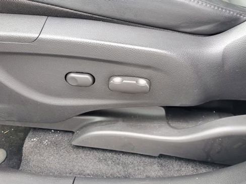 Used 2019 Buick Enclave Essence image 20