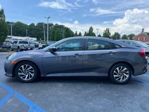 Used 2018 Honda Civic EX image 10