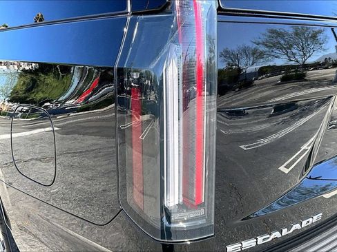 New 2026 Cadillac Escalade ESV Sport AWD/4WD image 15