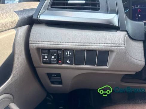 Used 2021 Honda Odyssey EX image 17