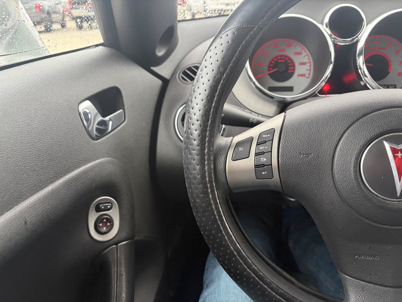 Used 2006 Pontiac Solstice Convertible w/ Power Package RWD image 9