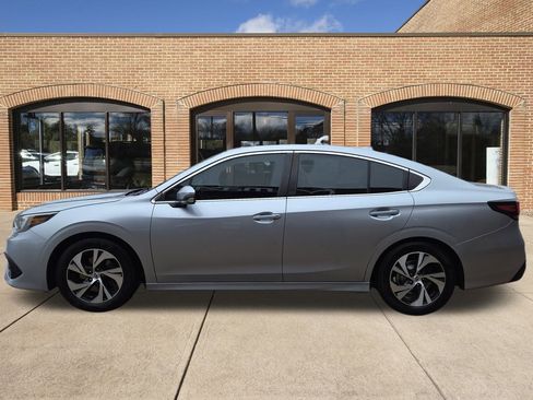 Used 2021 Subaru Legacy Premium image 7