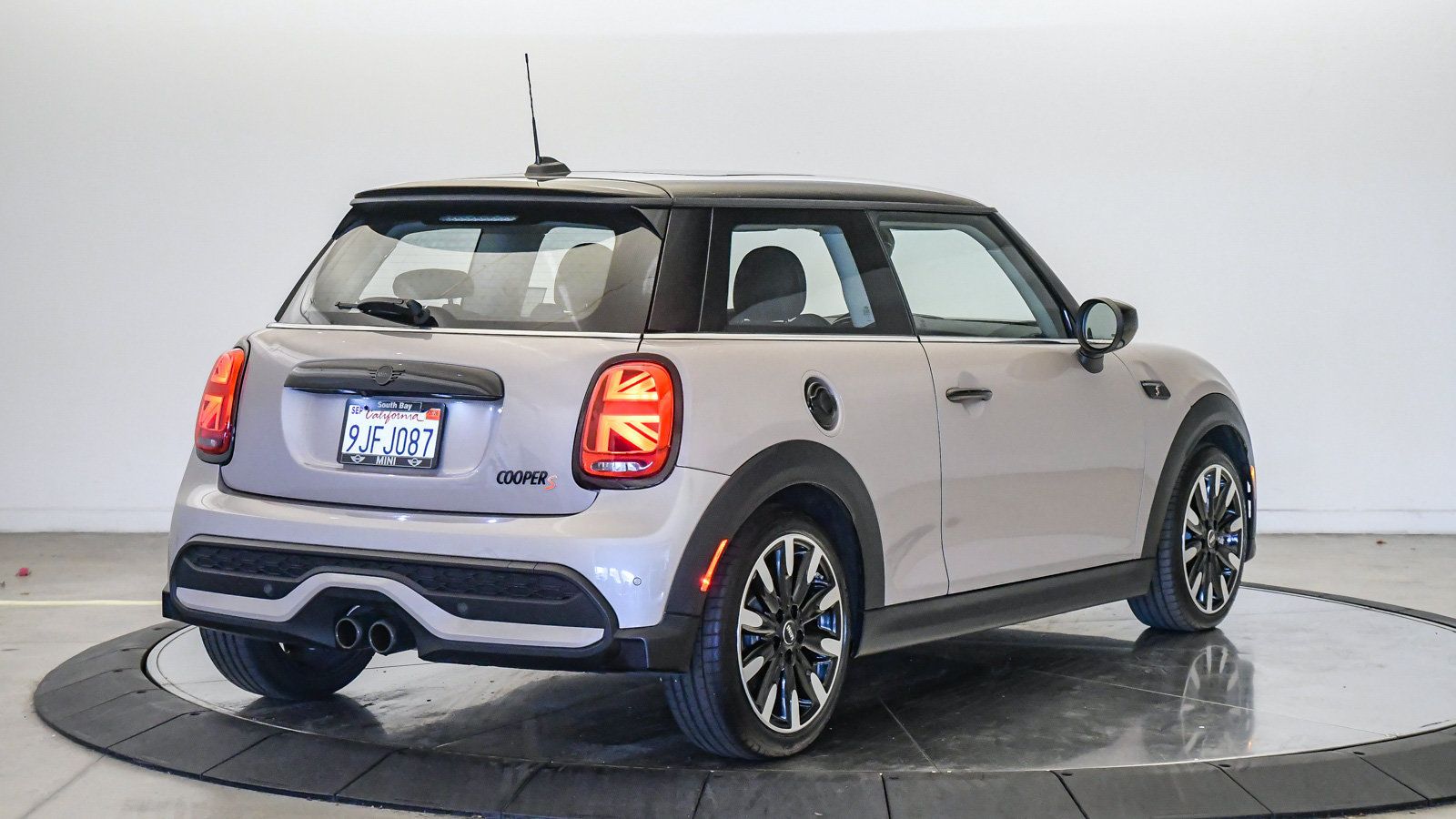Used 2024 MINI Cooper S FWD image 5