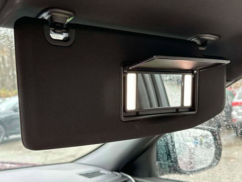 Used 2024 Jeep Grand Cherokee Limited image 29