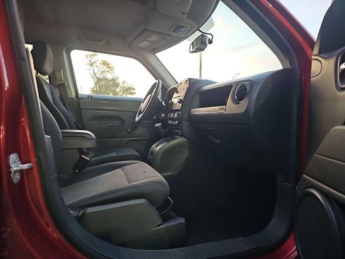 Used 2016 Jeep Patriot Sport FWD image 24