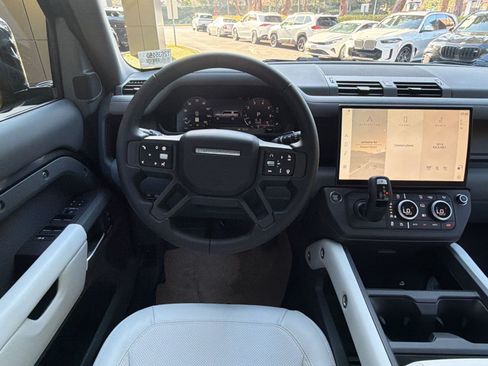 New 2026 Land Rover Defender 130 X-Dynamic SE AWD/4WD image 29